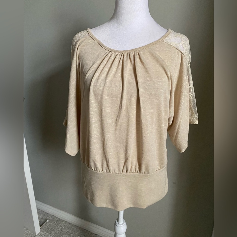 Amywear Boho Fairycore Y2k Top with Lace Accents